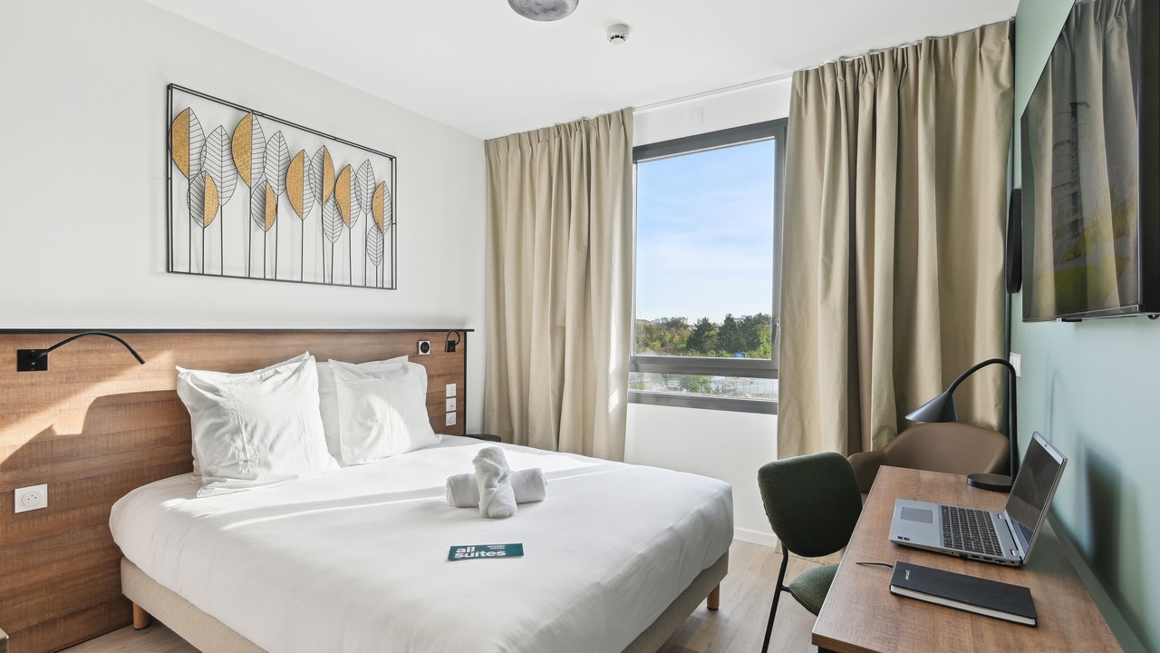 Photo of Bedroom in Colombes
