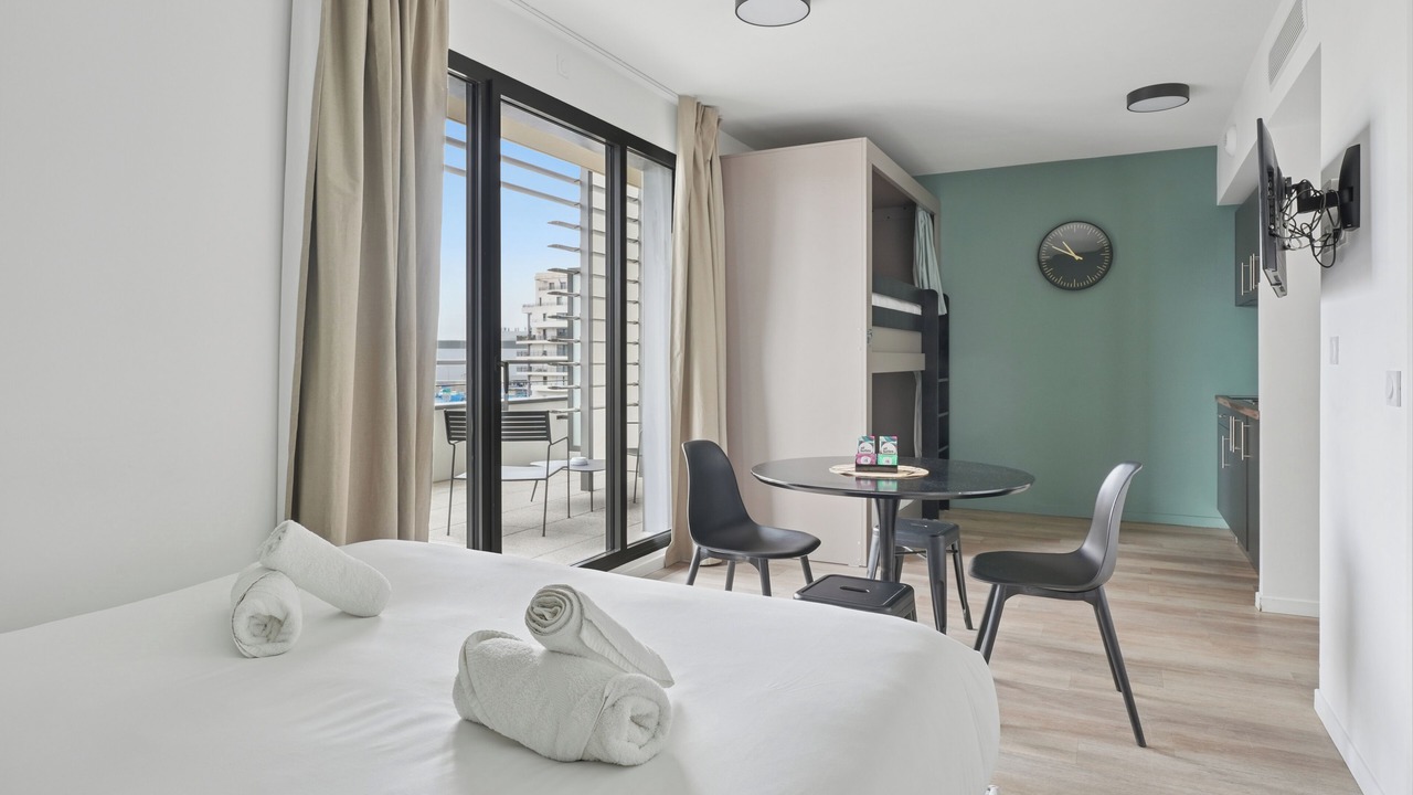 Photo of Bedroom in Colombes