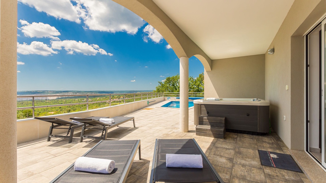 Photo of Patio Balcony in Brovinje