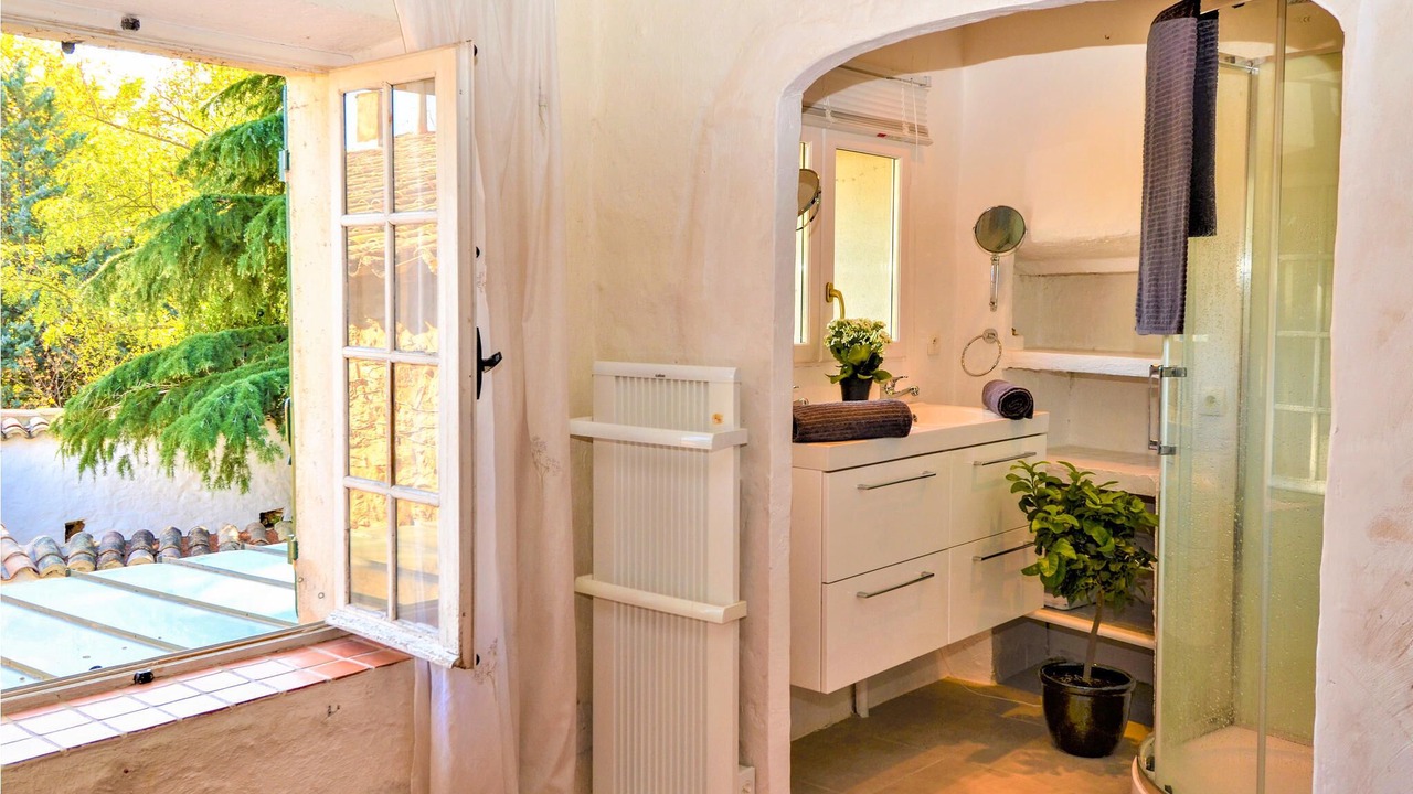 Photo of Bathroom in Mornas