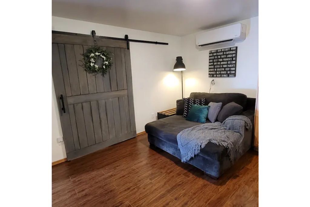 Photo of Livingroom in Grapeview