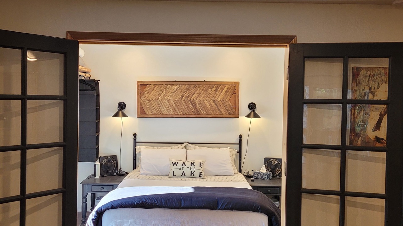 Photo of Bedroom in Grapeview