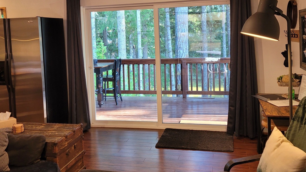 Photo of Livingroom in Grapeview