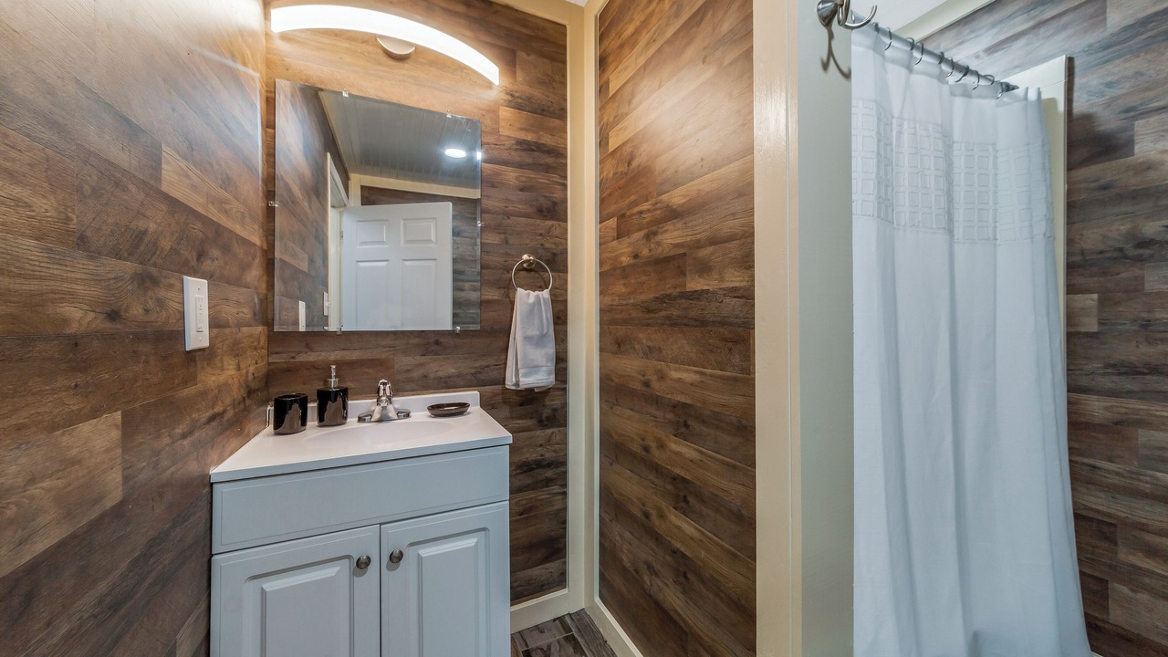 Photo of Bathroom in Butte La Rose