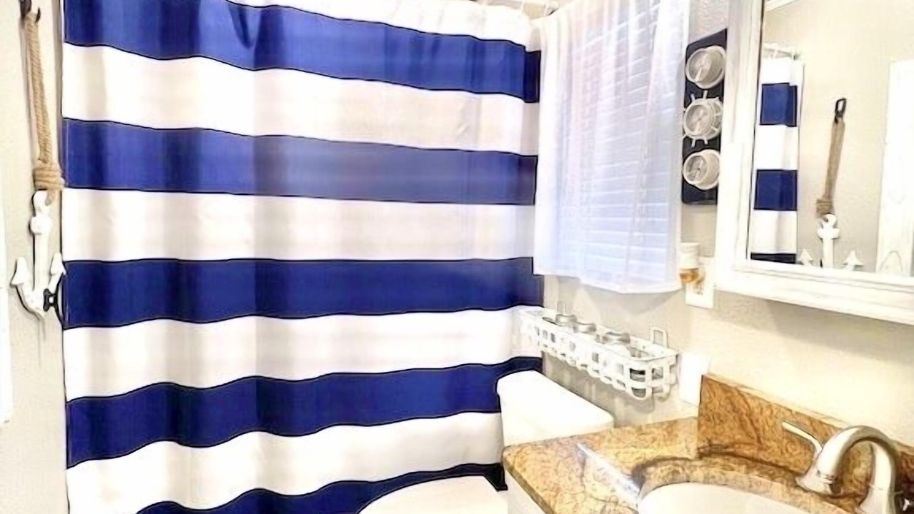 Photo of Bathroom in Canyon Lake