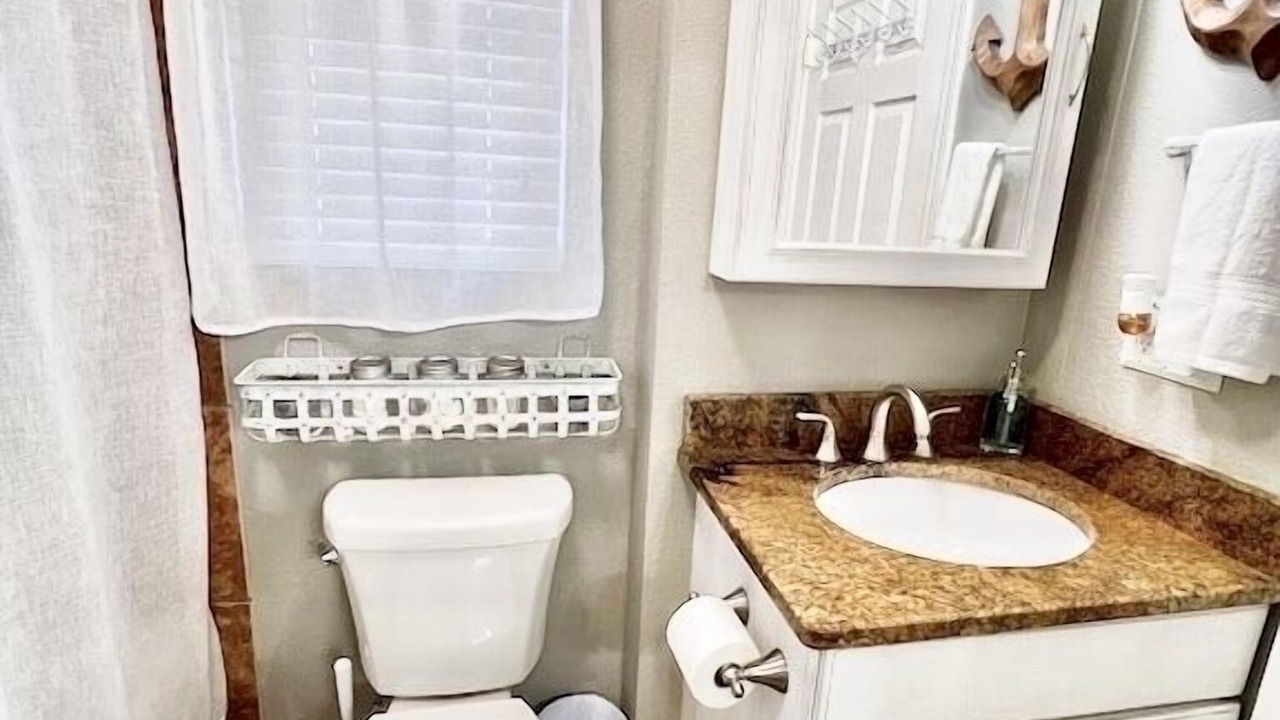 Photo of Bathroom in Canyon Lake