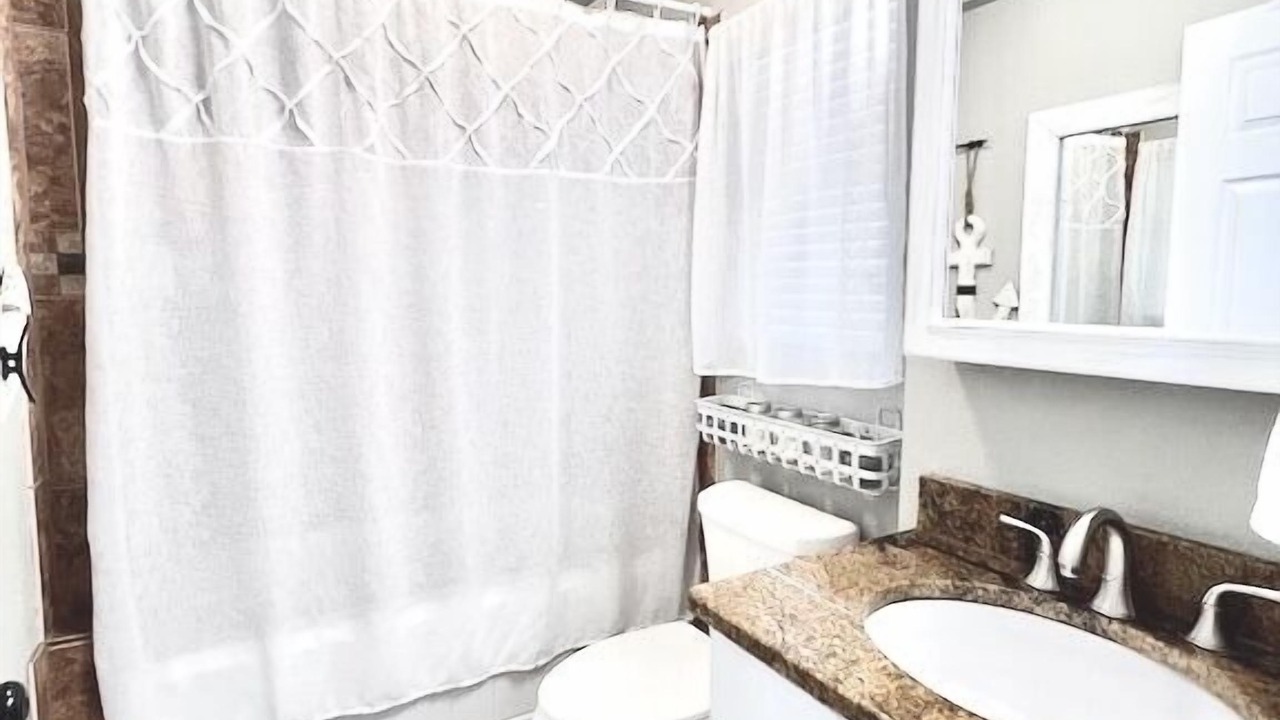 Photo of Bathroom in Canyon Lake