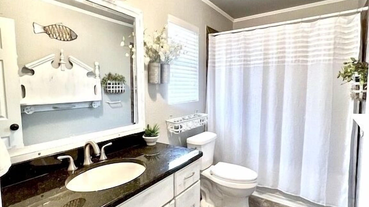 Photo of Bathroom in Canyon Lake