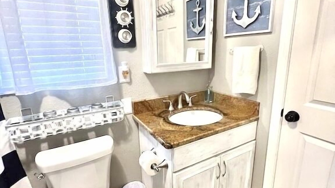 Photo of Bathroom in Canyon Lake