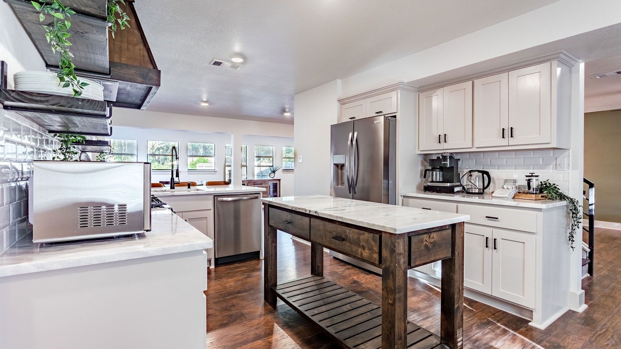 Photo of Kitchen in Lacy-Lakeview