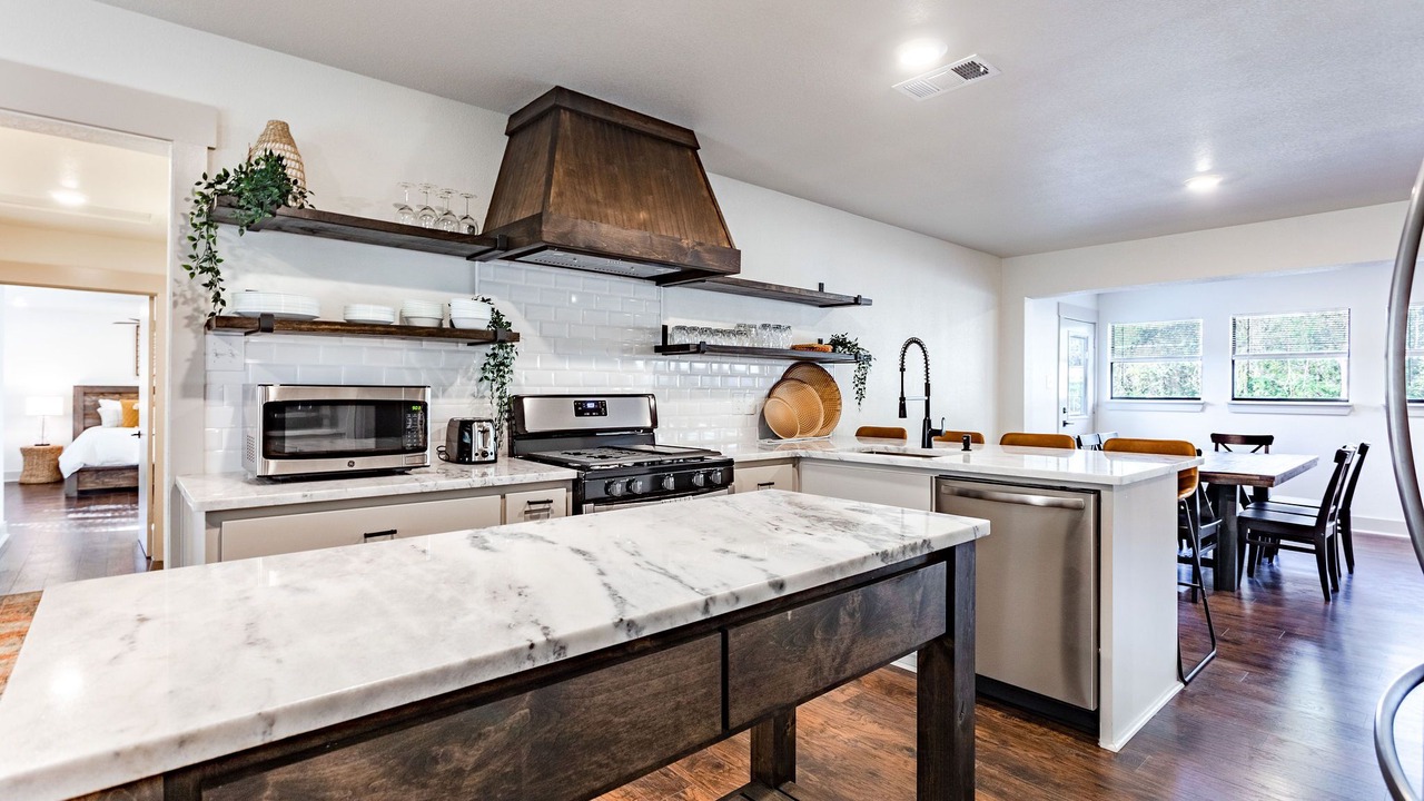 Photo of Kitchen in Lacy-Lakeview