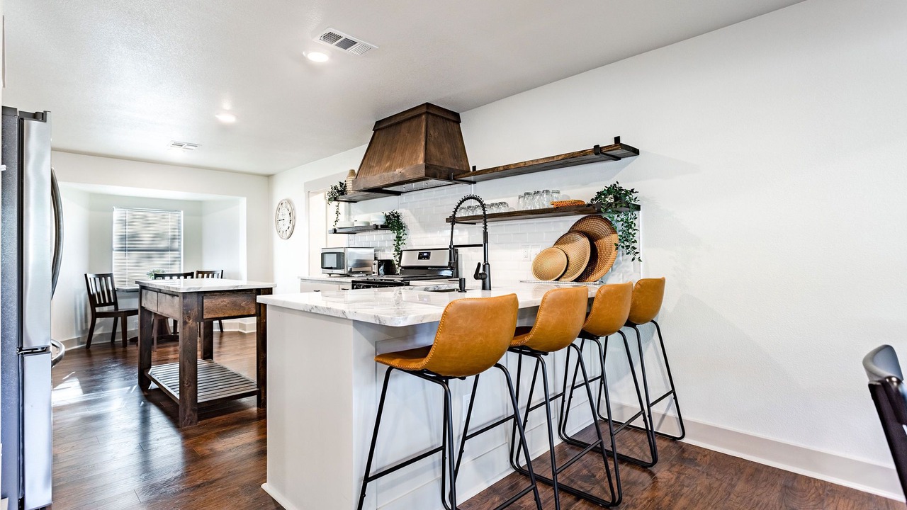 Photo of Kitchen in Lacy-Lakeview