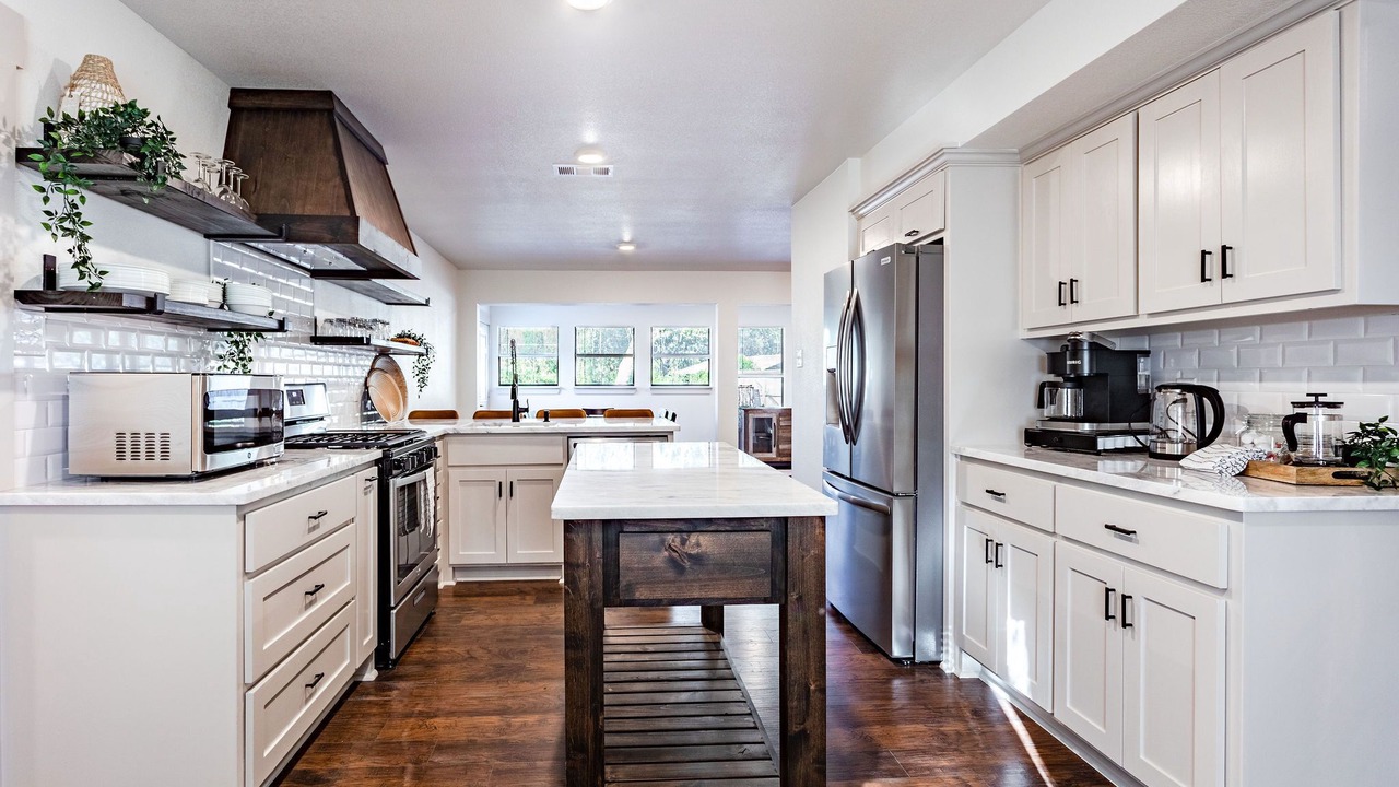 Photo of Kitchen in Lacy-Lakeview