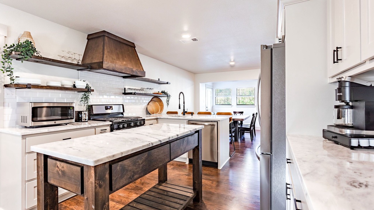 Photo of Kitchen in Lacy-Lakeview