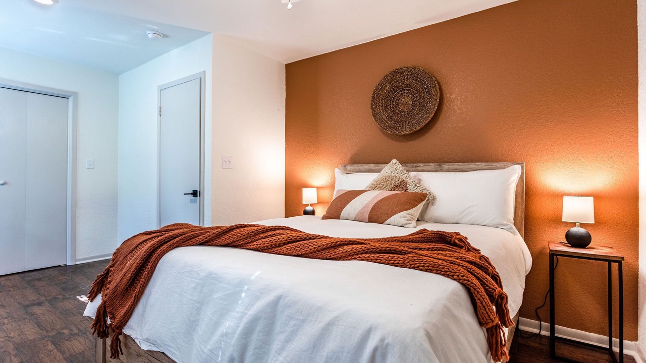 Photo of Bedroom in Lacy-Lakeview