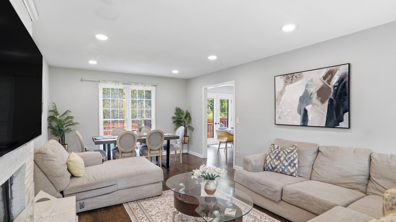 Photo of Livingroom in Roswell