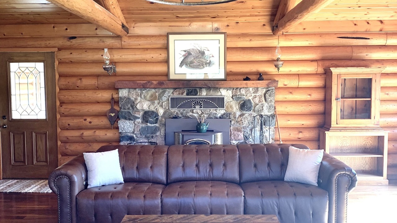 Photo of Livingroom in Cadillac