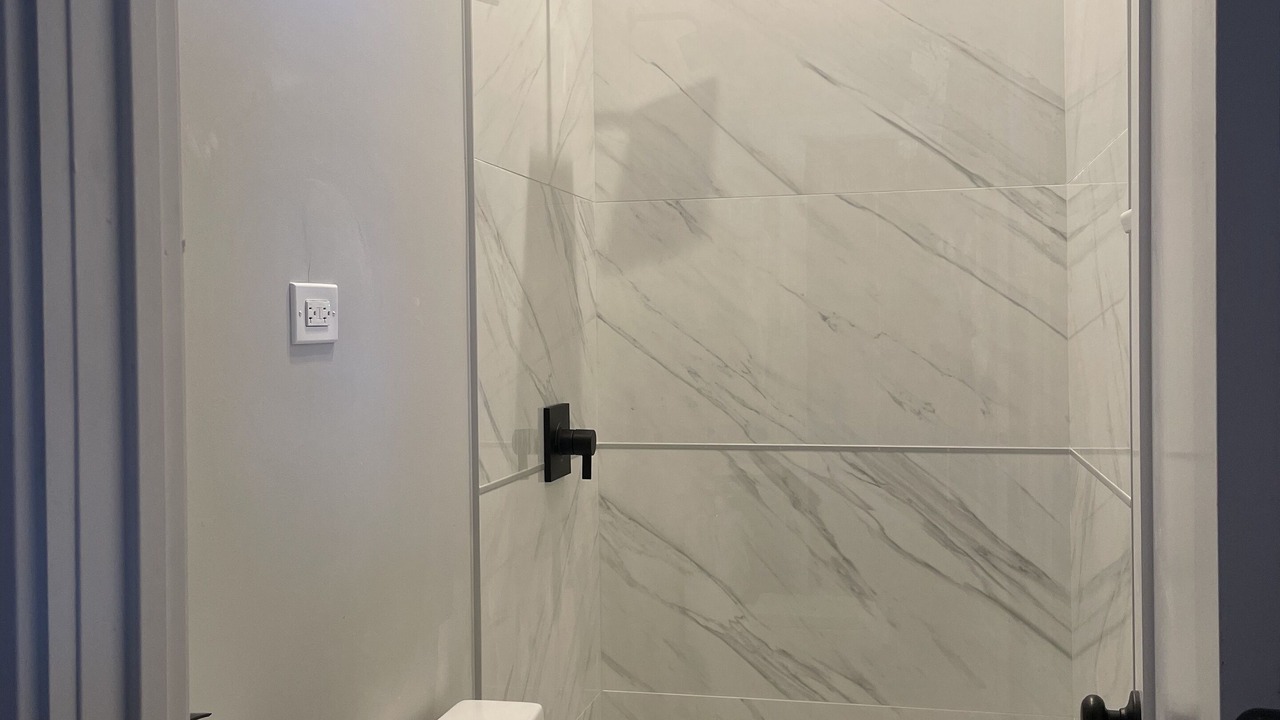 Photo of Bathroom in Rogers Park