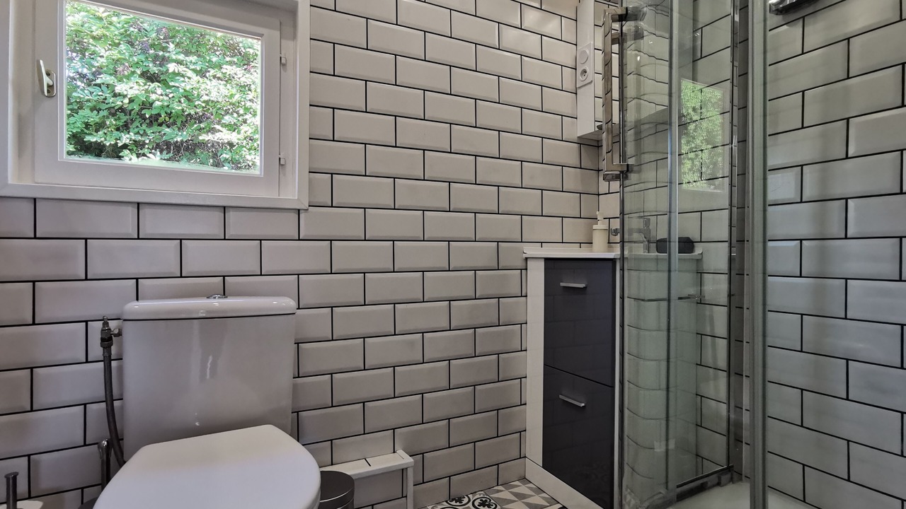 Photo of Bathroom in Prouilly