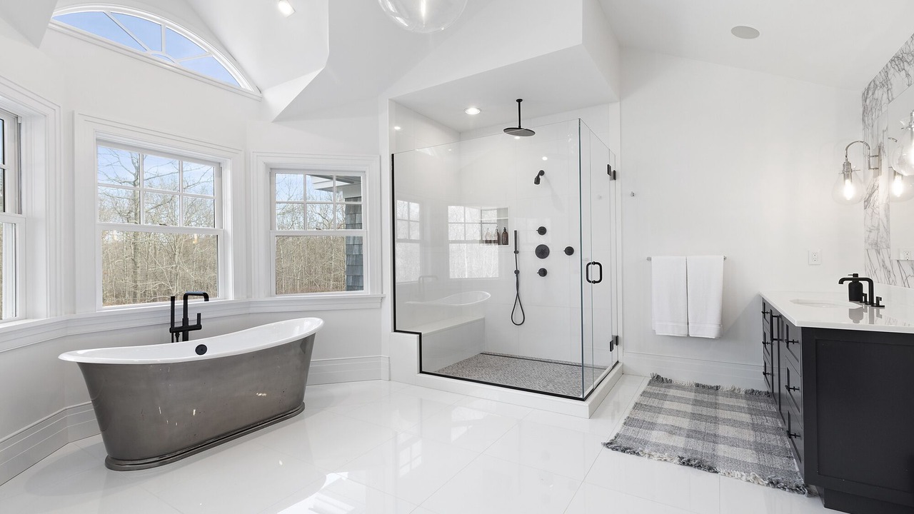 Photo of Bathroom in Amagansett North