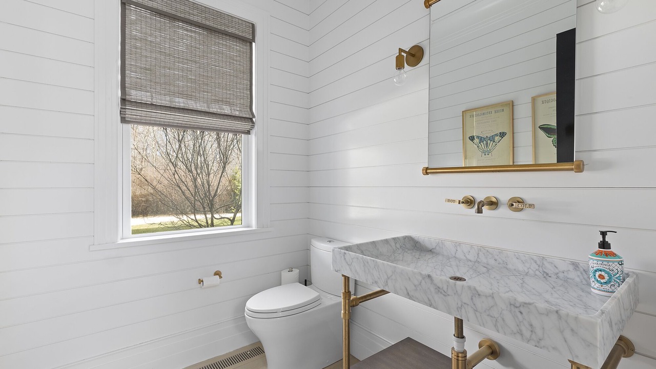 Photo of Bathroom in Amagansett North
