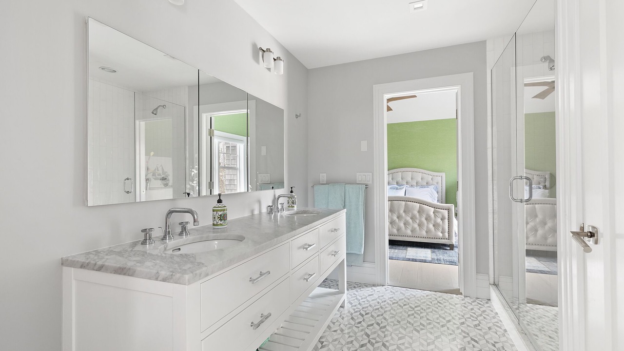 Photo of Bathroom in Amagansett North