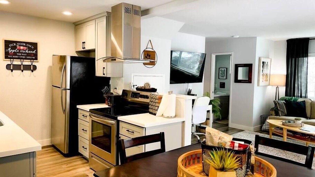 Photo of Others in Apple Hill