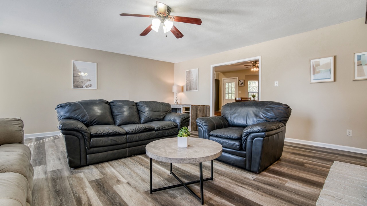 Photo of Livingroom in Sherwood