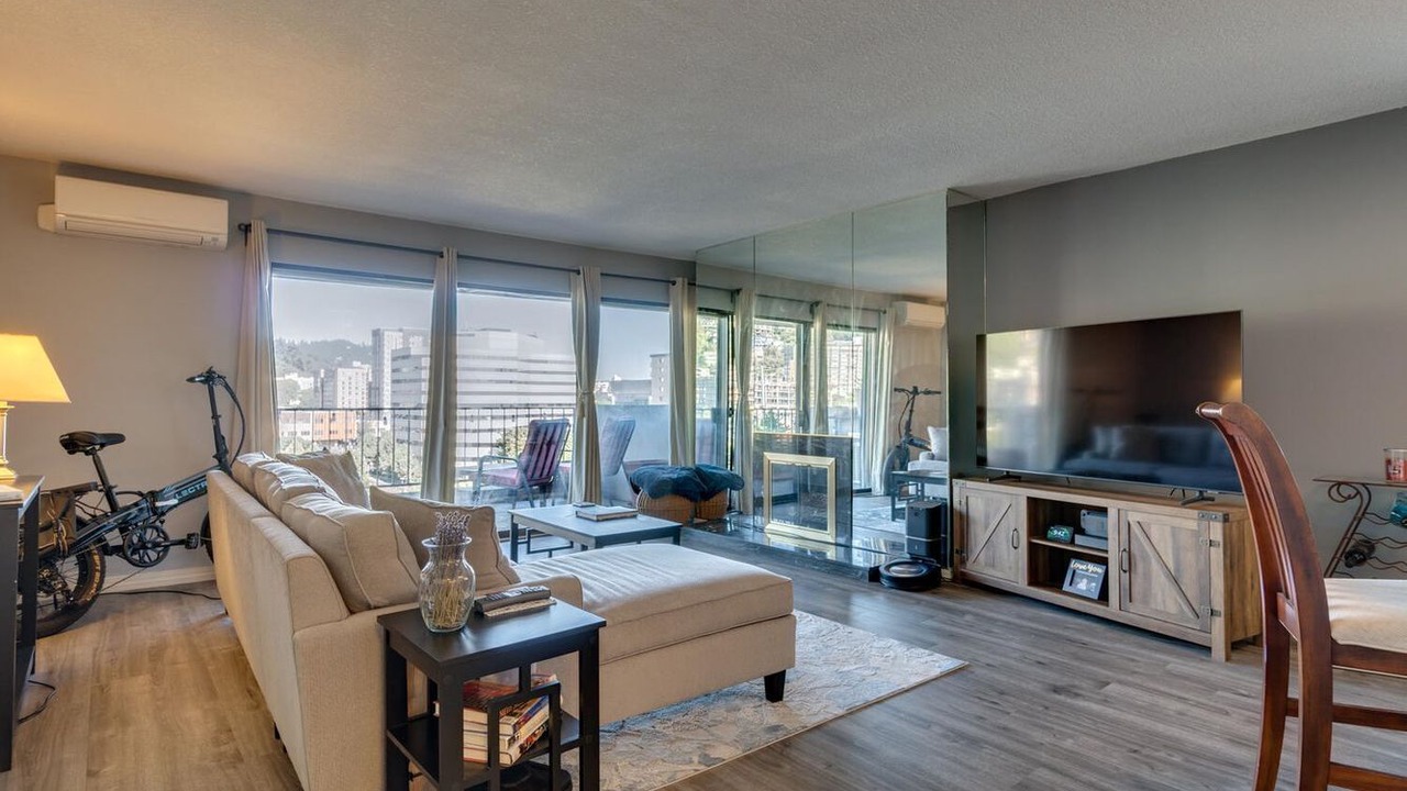 Photo of Livingroom in Downtown Portland