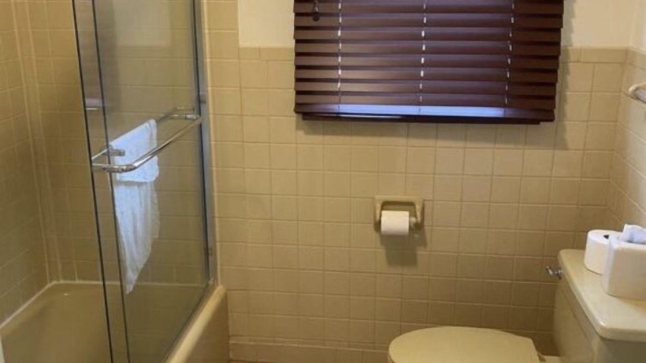 Photo of Bathroom in Logansport