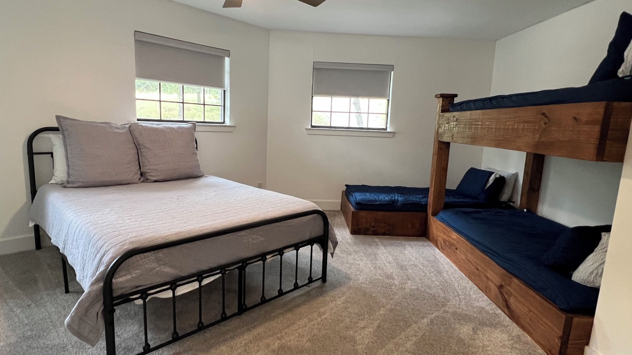 Photo of Bedroom in Gordon