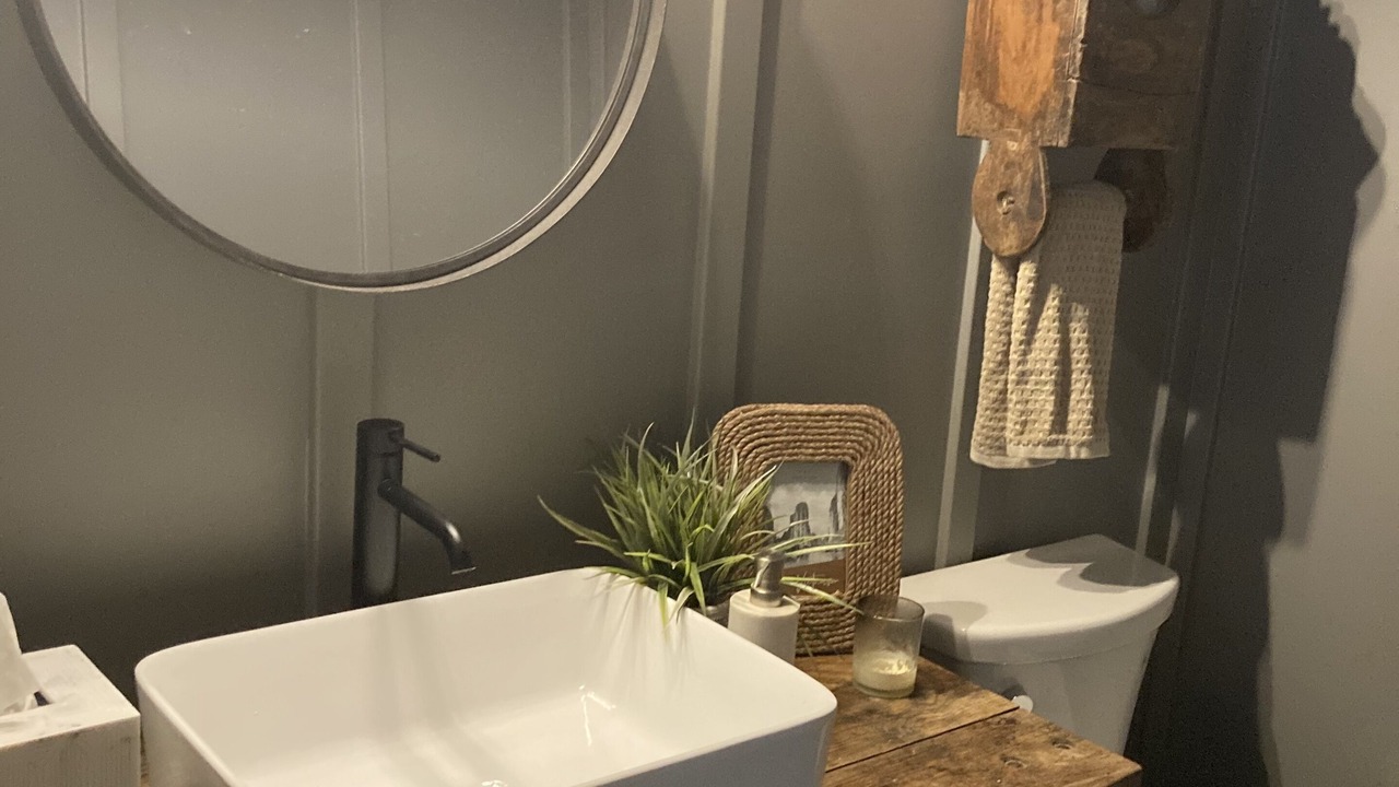 Photo of Bathroom in Titus
