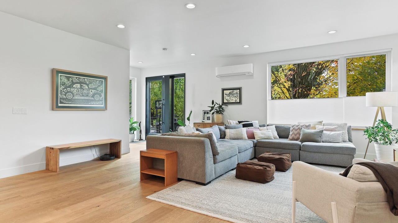 Photo of Livingroom in Ladd's Addition