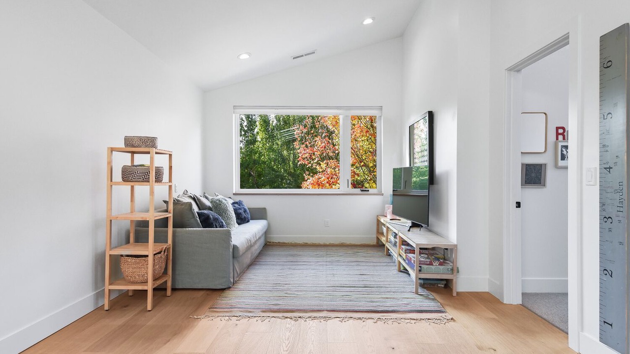 Photo of Livingroom in Ladd's Addition