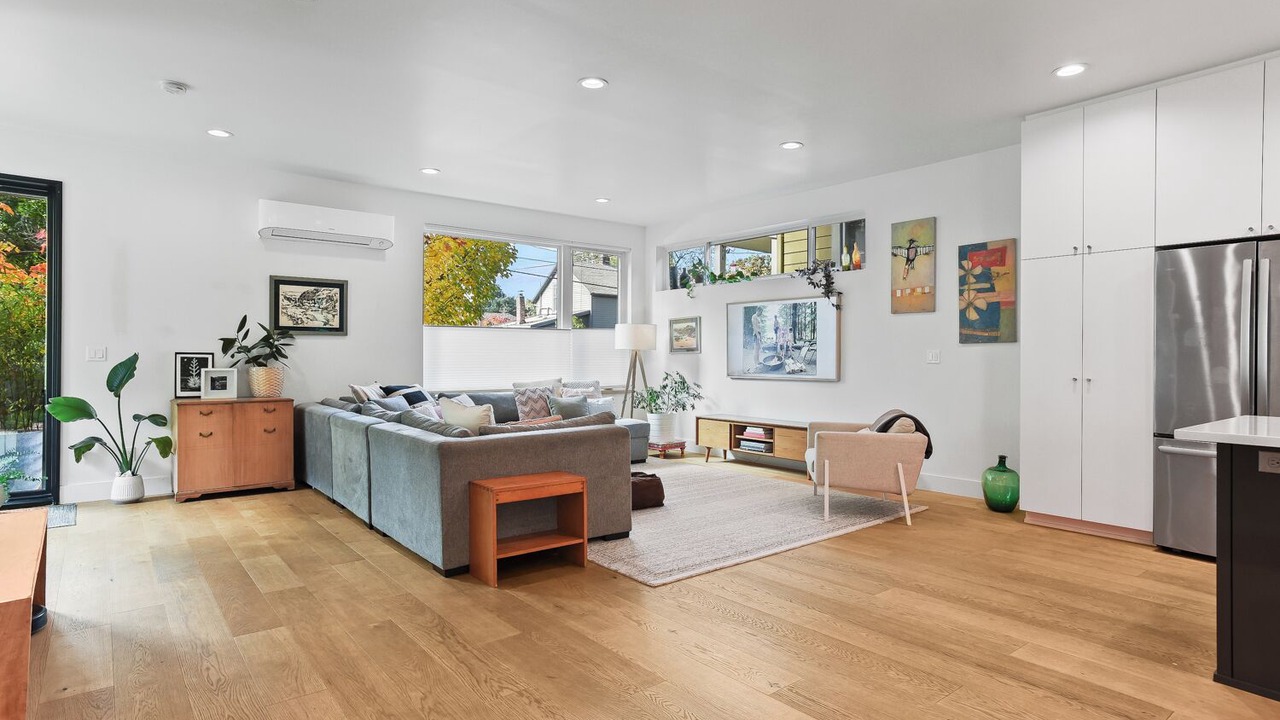 Photo of Livingroom in Ladd's Addition