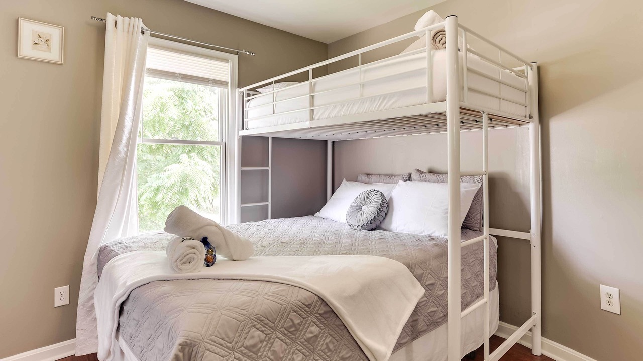 Photo of Bedroom in Bashford Manor