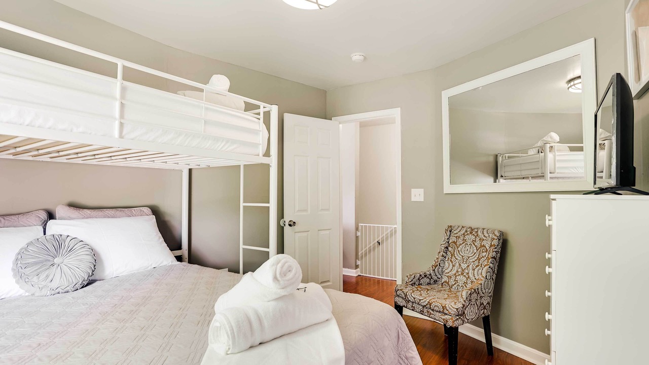 Photo of Bedroom in Bashford Manor
