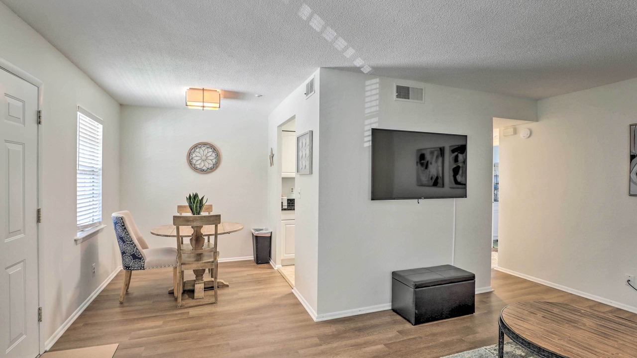 Photo of Livingroom in Hanahan