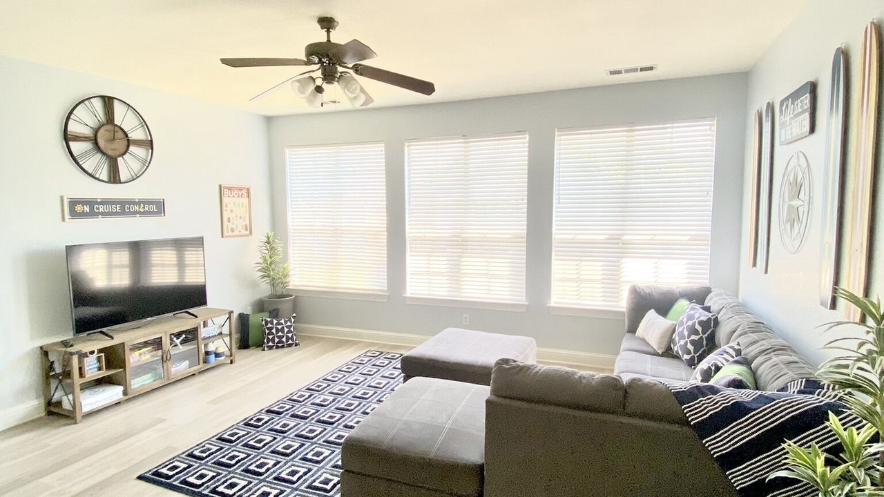 Photo of Livingroom in Northwest Carrollton