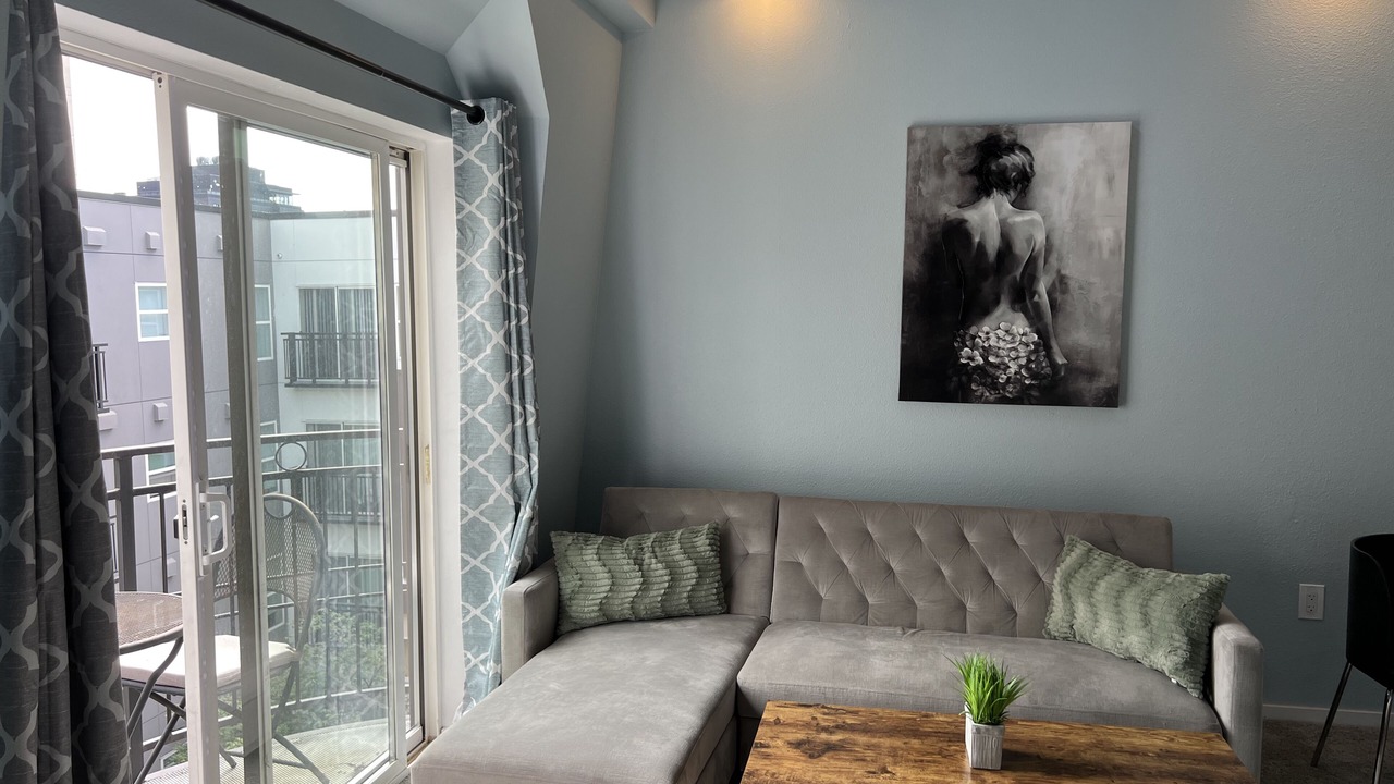 Photo of Livingroom in Belltown