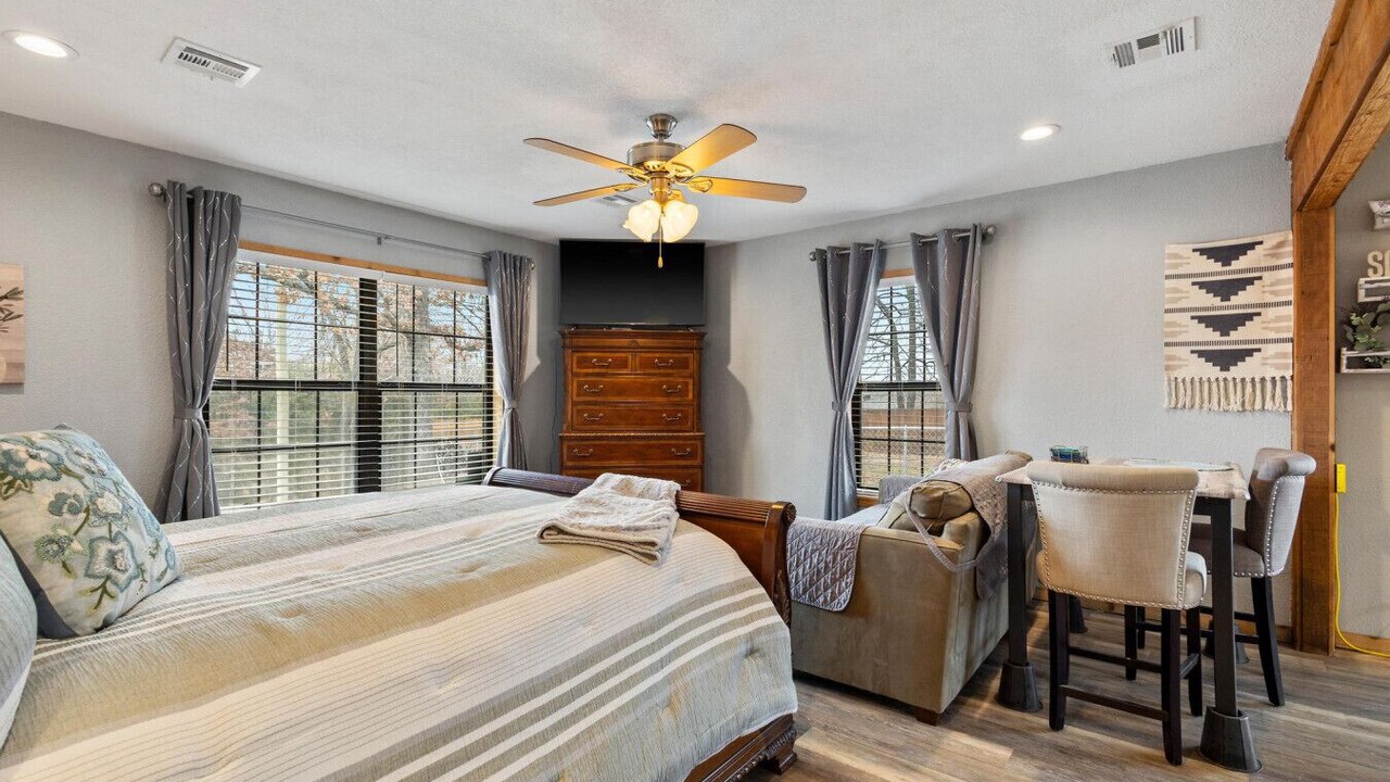 Photo of Bedroom in Denison