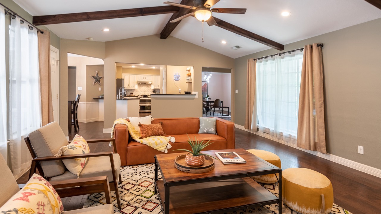 Photo of Livingroom in Southwest Carrollton