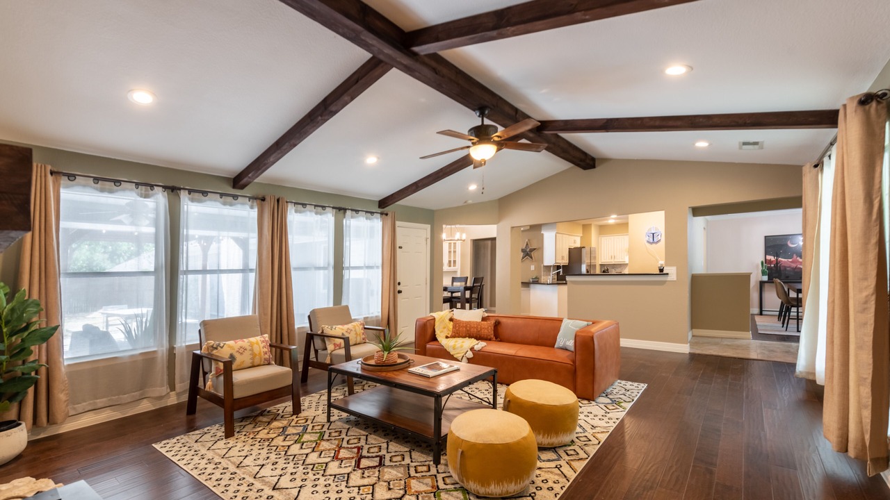 Photo of Livingroom in Southwest Carrollton