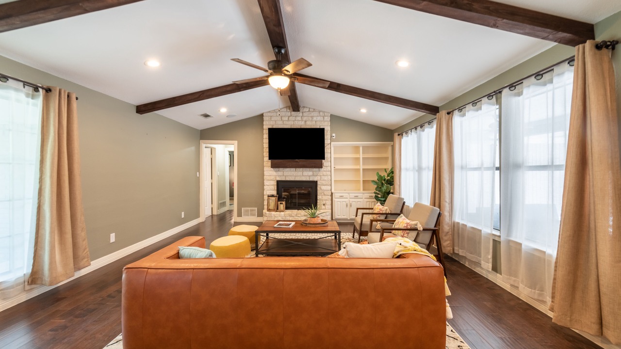 Photo of Livingroom in Southwest Carrollton