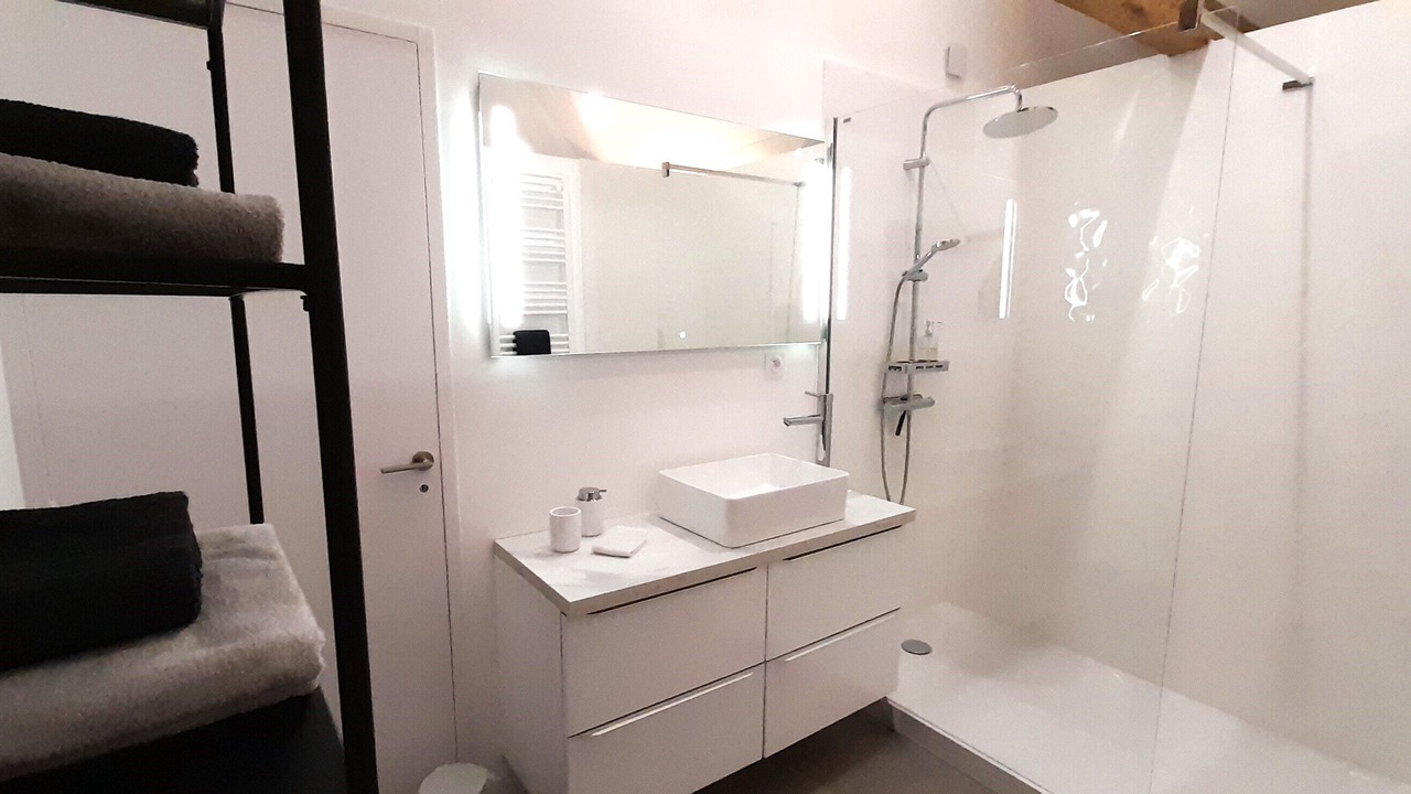 Photo of Bathroom in Saint-Sauveur-de-Flee