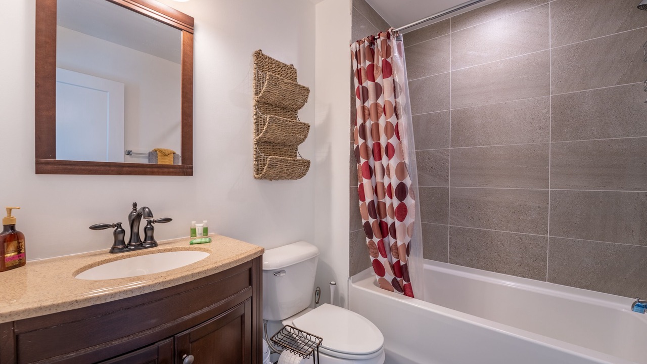 Photo of Bathroom in Flat Hollow Marina