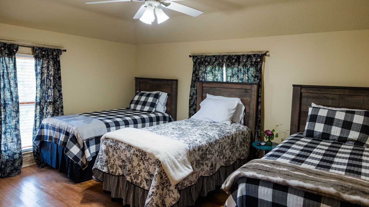 Photo of Bedroom in Squaw