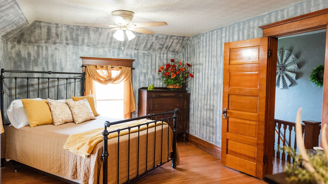 Photo of Bedroom in Squaw