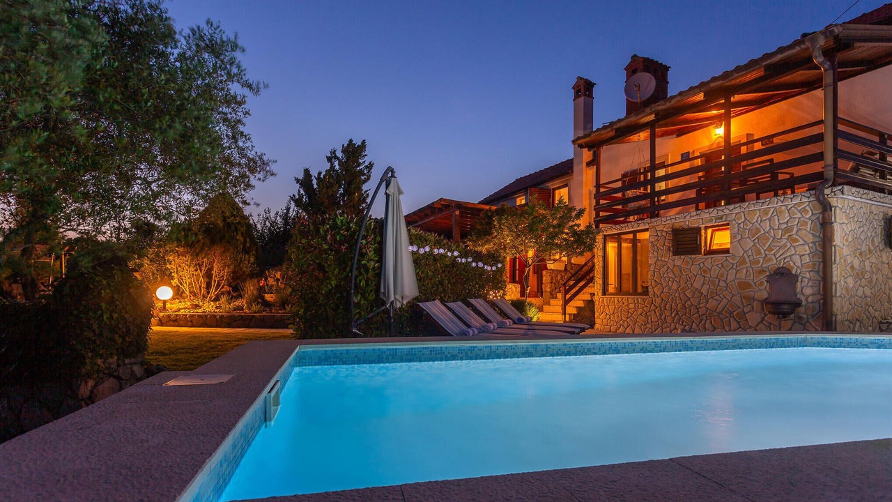 Photo of Outdoor in Risika