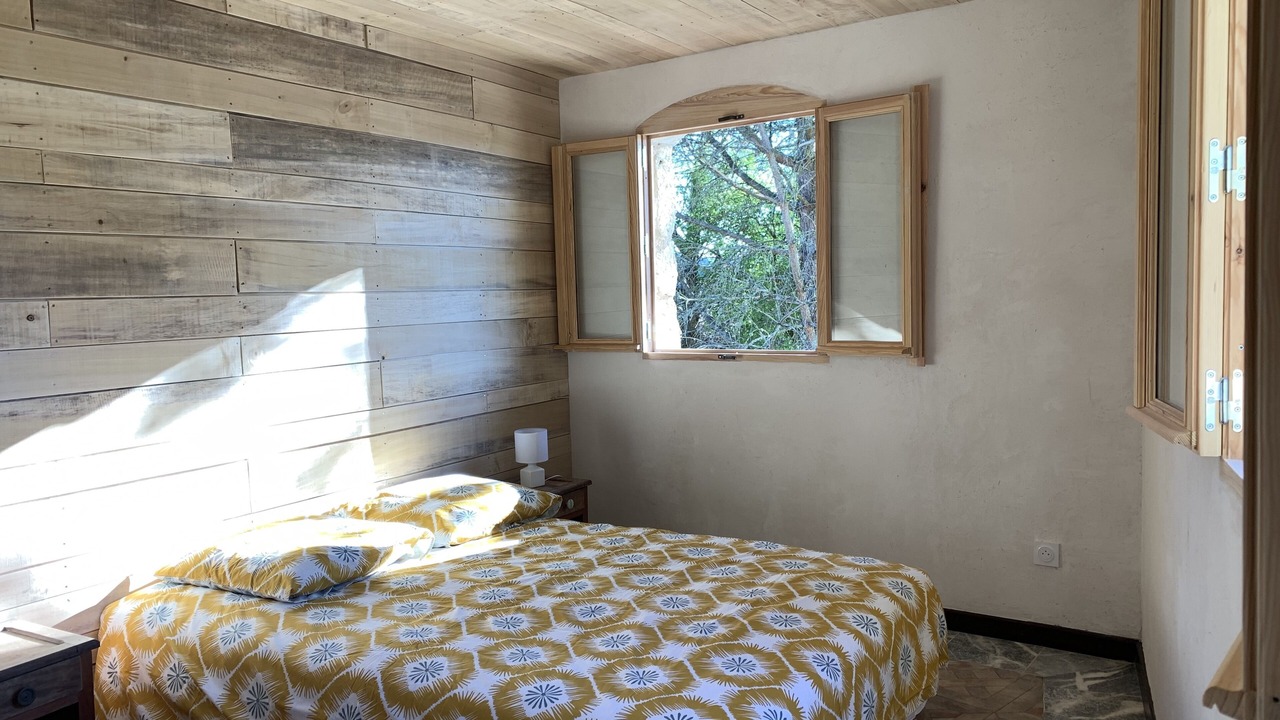 Photo of Bedroom in L'Isle-Bouzon